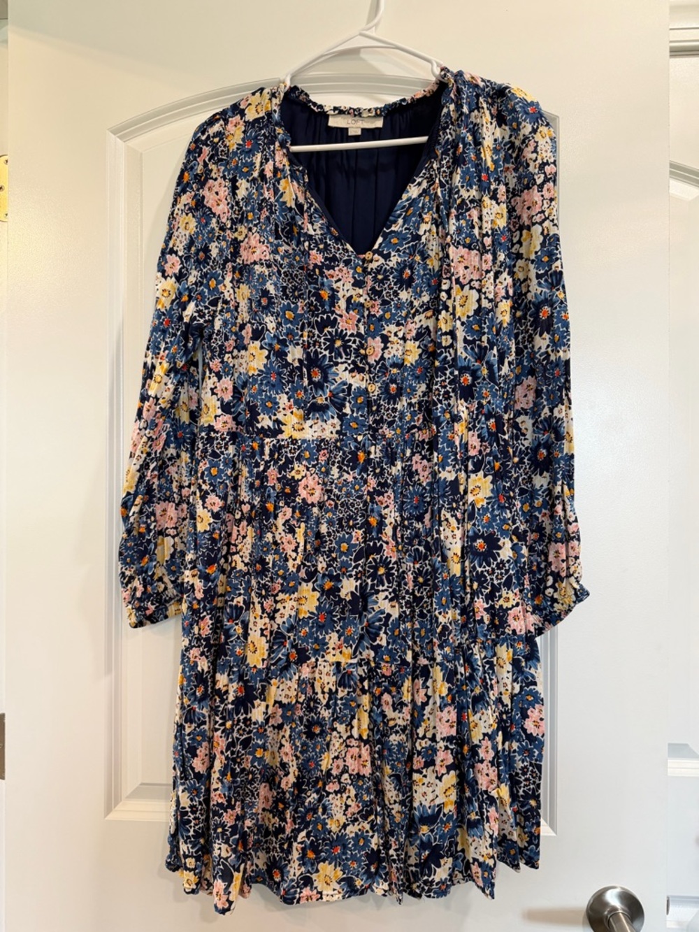 Women’s Navy Floral V-Neck Tiered Dress Size Large